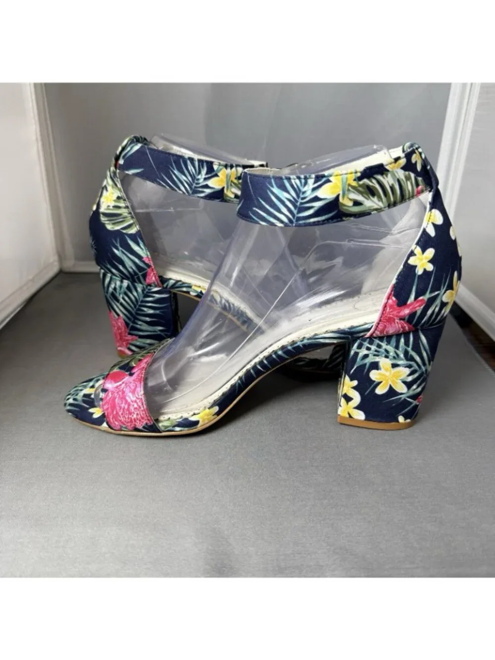 1901 Nordstrom Ellery Tropical Floral Block Heel Ankle Strap Sandals Size 7 - Picture 3 of 8